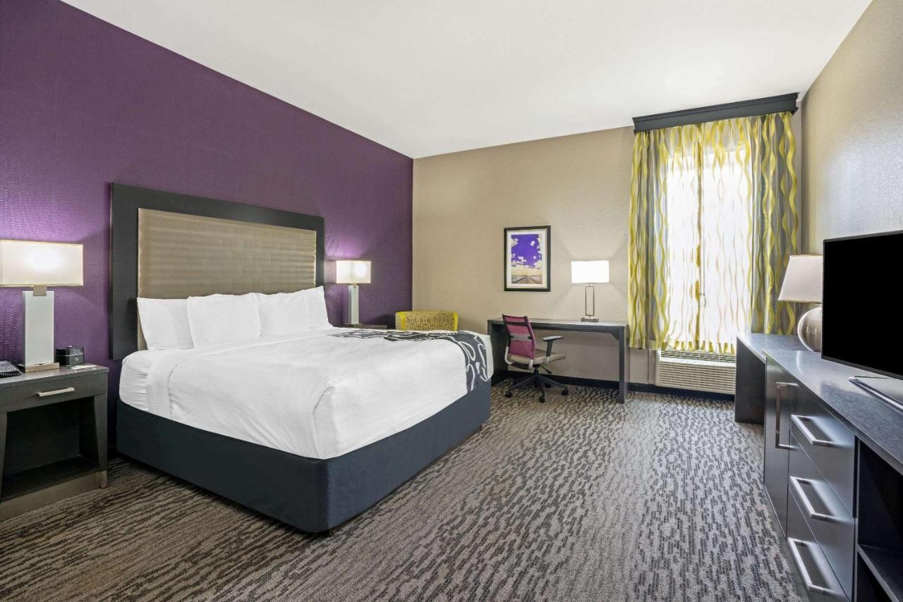 La Quinta By Wyndham College Station South Hotel Exterior photo